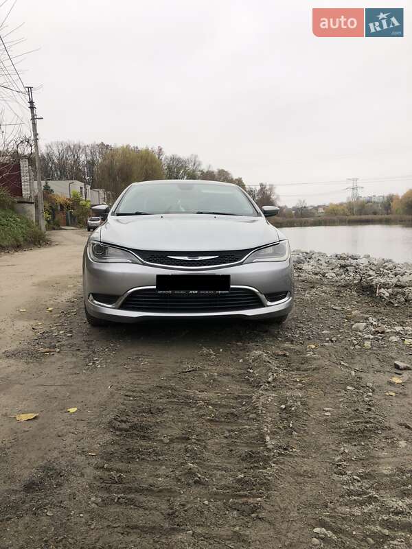 Chrysler 200 2015