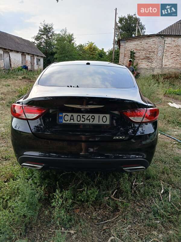 Седан Chrysler 200 2015 в Черкасах