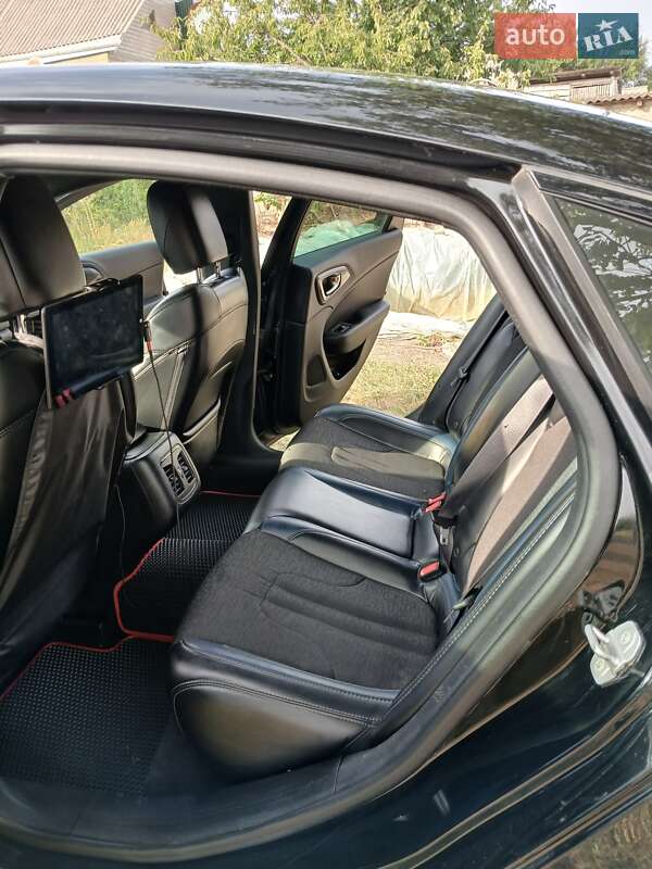 Седан Chrysler 200 2015 в Черкасах