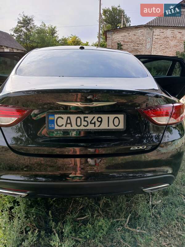Седан Chrysler 200 2015 в Черкасах