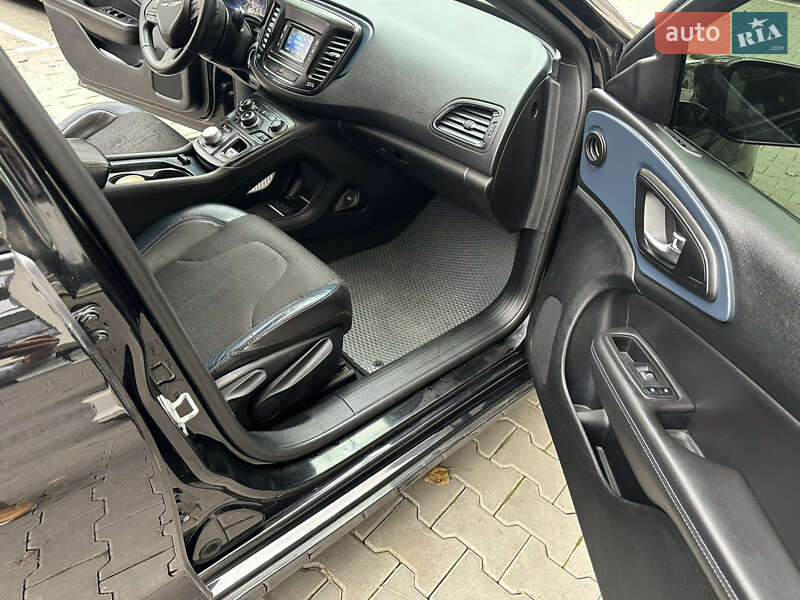 Седан Chrysler 200 2015 в Хмельницькому