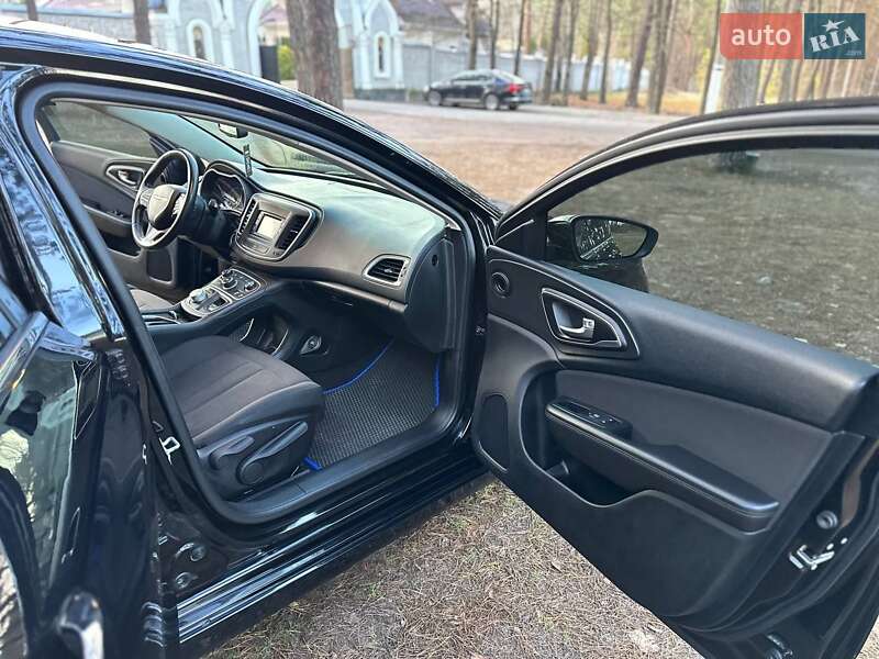 Седан Chrysler 200 2015 в Житомирі фото 16 Седан Chrysler 200 2015 в Житомирі