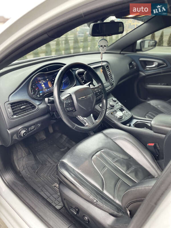 Седан Chrysler 200 2016 в Вінниці