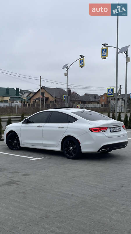 Седан Chrysler 200 2016 в Вінниці