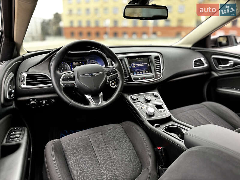 Седан Chrysler 200 2015 в Харькове