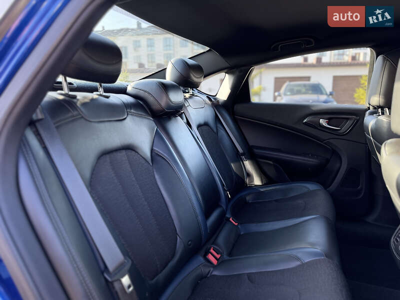 Седан Chrysler 200 2015 в Ровно фото 21 Седан Chrysler 200 2015 в Ровно