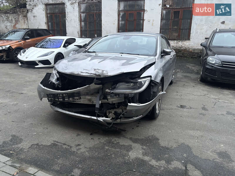 Седан Chrysler 200 2015 в Києві