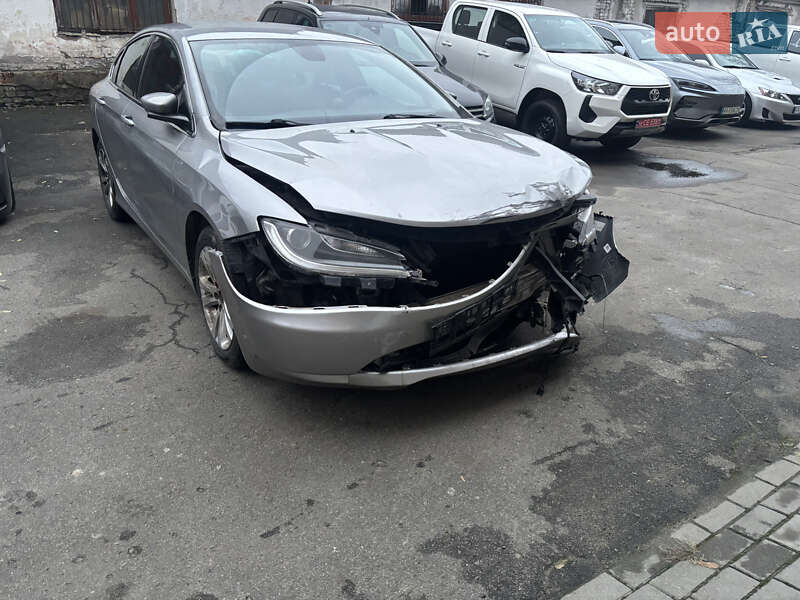 Седан Chrysler 200 2015 в Києві