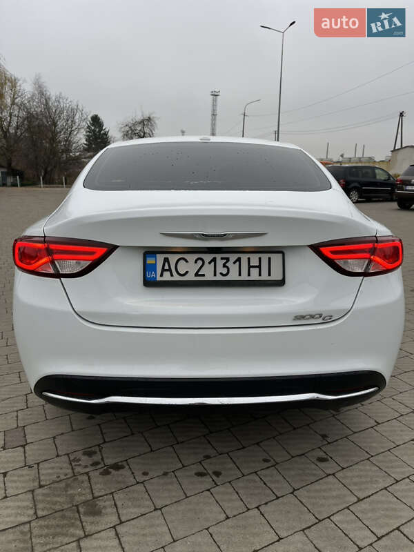 Седан Chrysler 200 2014 в Луцьку