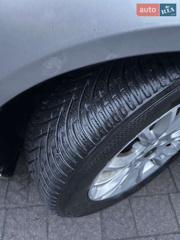 Седан Chrysler 200 2015 в Долине