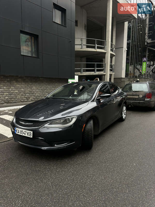 Седан Chrysler 200 2016 в Киеве