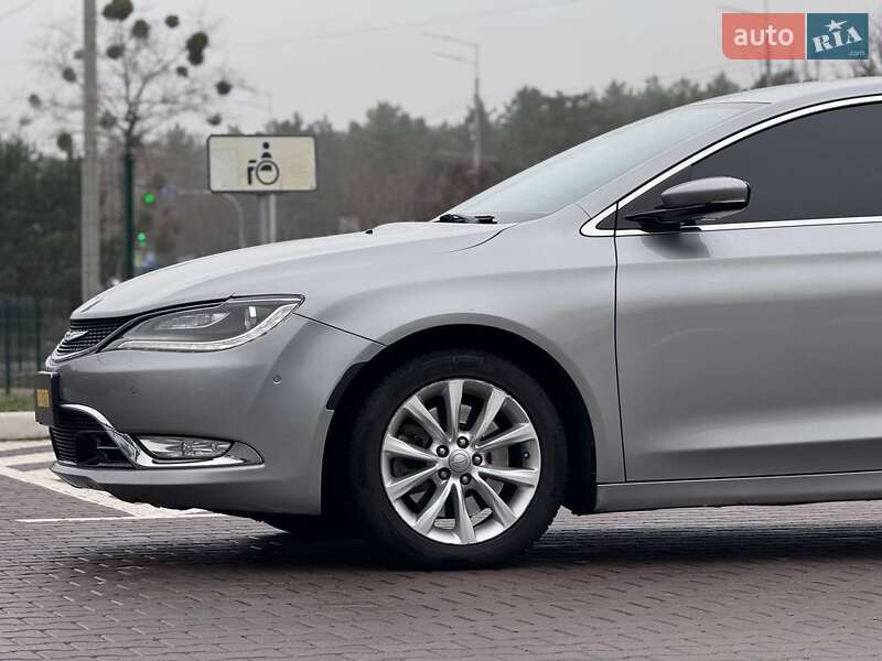 Седан Chrysler 200 2014 в Києві