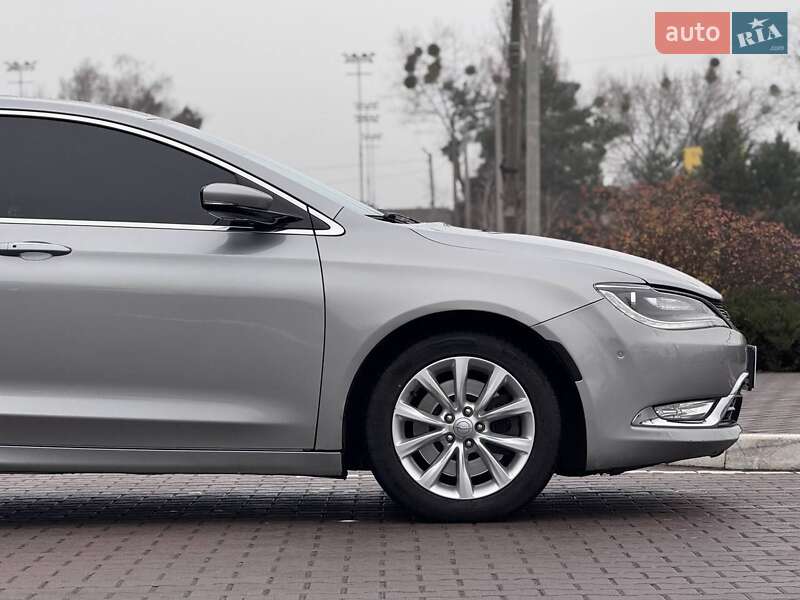 Седан Chrysler 200 2014 в Києві