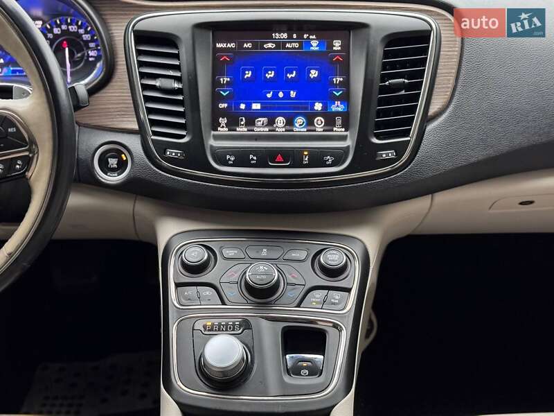 Седан Chrysler 200 2014 в Києві