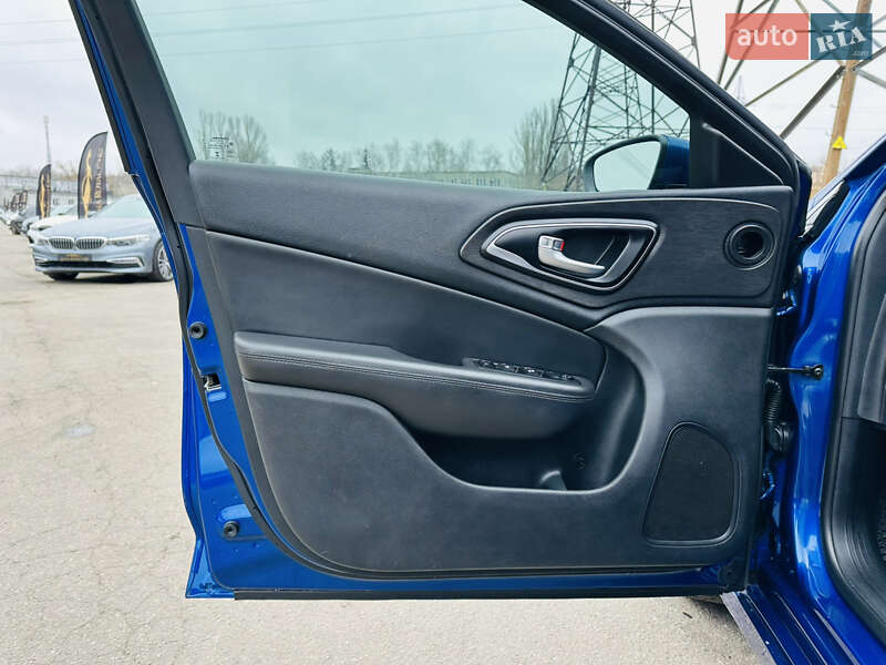 Седан Chrysler 200 2016 в Харкові