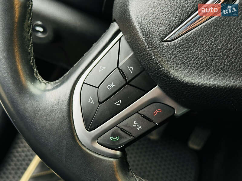 Седан Chrysler 200 2016 в Харкові