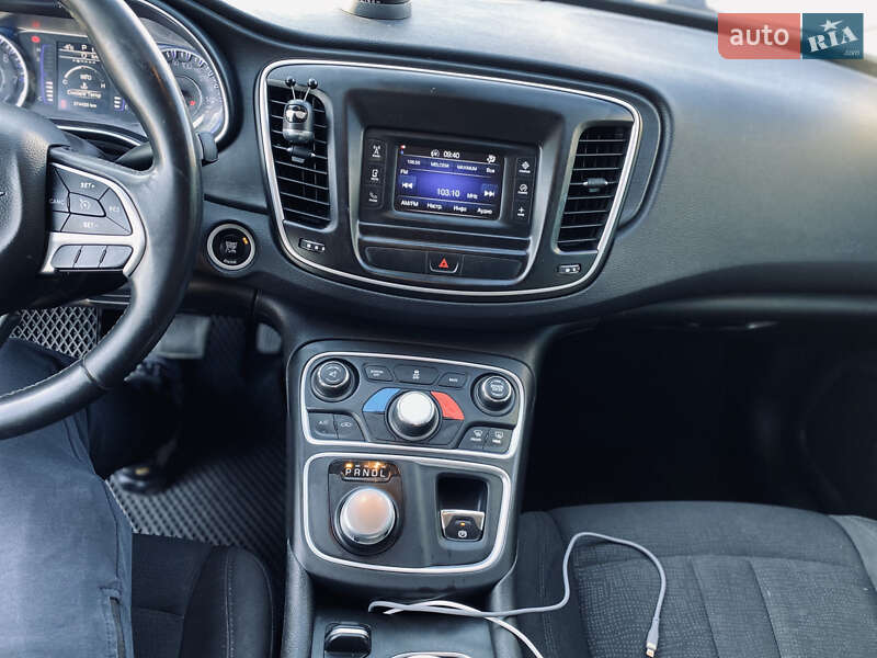 Седан Chrysler 200 2015 в Запоріжжі фото 13 Седан Chrysler 200 2015 в Запоріжжі