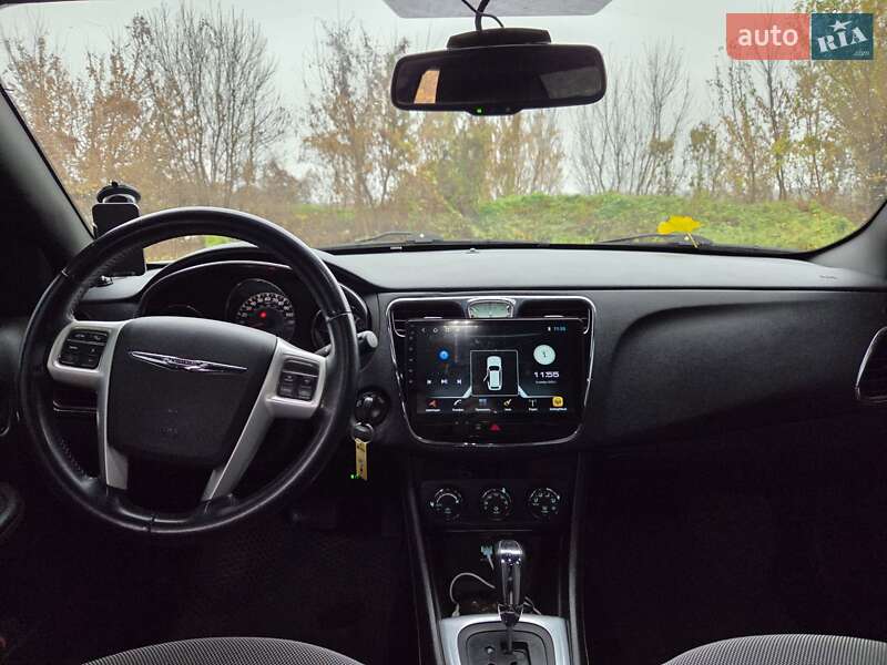 Седан Chrysler 200 2013 в Днепре