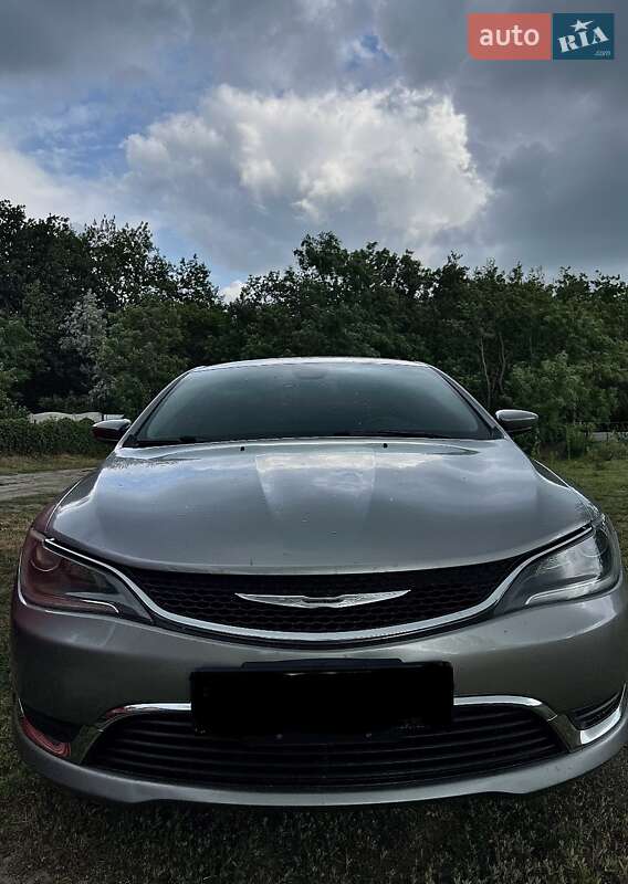 Седан Chrysler 200 2015 в Кременчуці