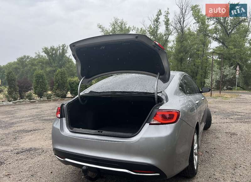 Седан Chrysler 200 2015 в Кременчуці