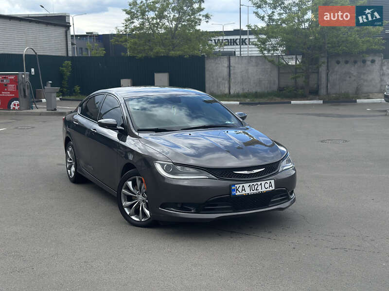 Седан Chrysler 200 2015 в Киеве