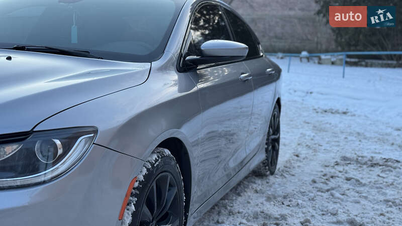 Седан Chrysler 200 2015 в Чернигове