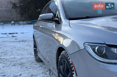 Седан Chrysler 200 2015 в Чернігові