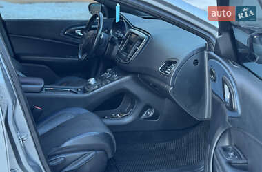 Седан Chrysler 200 2015 в Чернігові