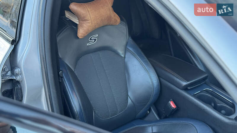 Седан Chrysler 200 2015 в Чернигове