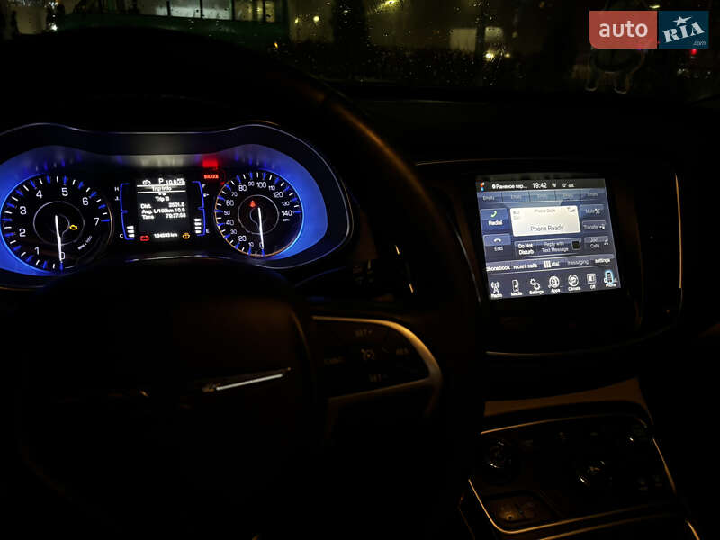 Седан Chrysler 200 2014 в Києві