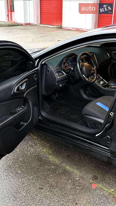 Седан Chrysler 200 2014 в Запоріжжі