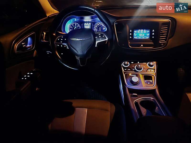 Седан Chrysler 200 2014 в Запоріжжі