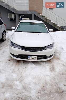 Седан Chrysler 200 2015 в Ивано-Франковске