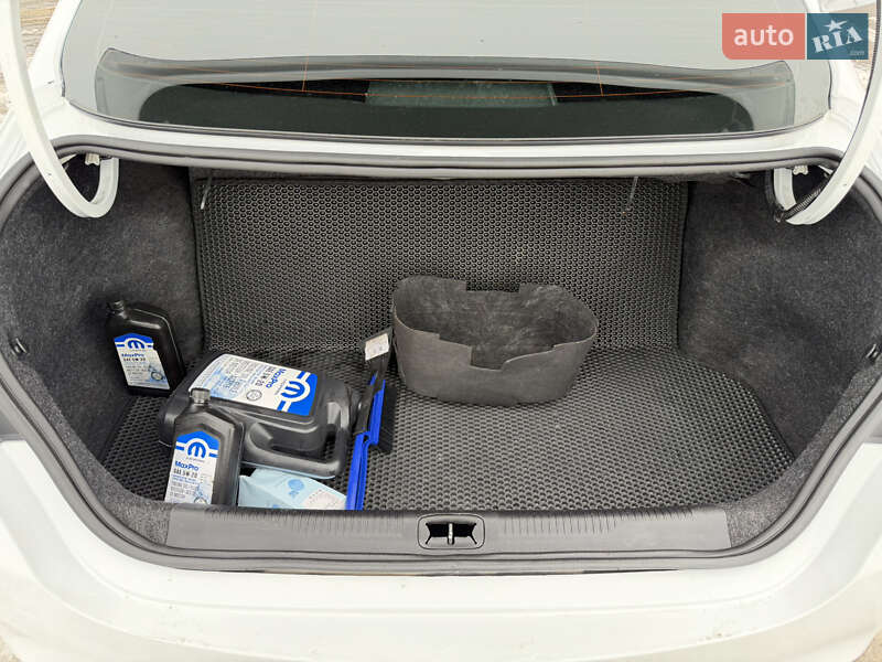 Седан Chrysler 200 2016 в Виннице фото 35 Седан Chrysler 200 2016 в Виннице