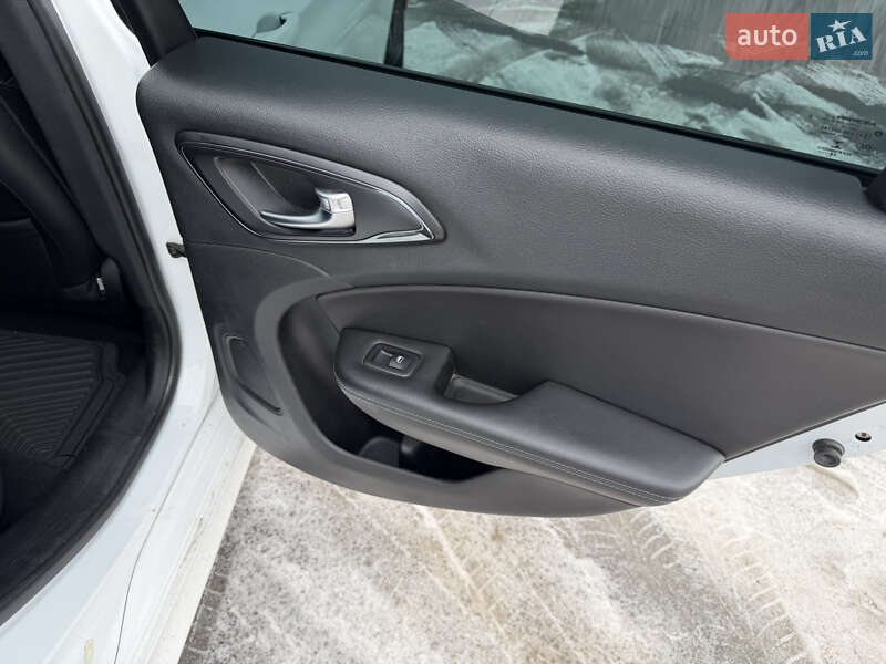 Седан Chrysler 200 2016 в Виннице фото 54 Седан Chrysler 200 2016 в Виннице