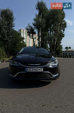 Седан Chrysler 200 2015 в Києві