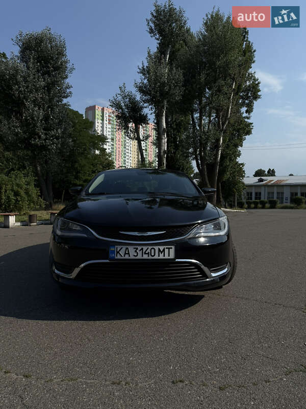 Седан Chrysler 200 2015 в Киеве