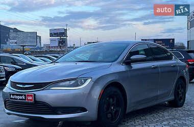 Седан Chrysler 200 2015 в Львове