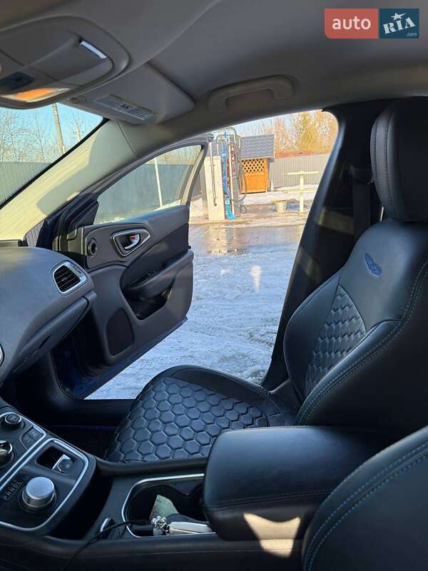 Седан Chrysler 200 2015 в Вінниці