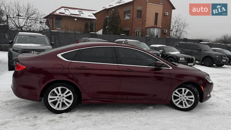 Седан Chrysler 200 2016 в Полтаві