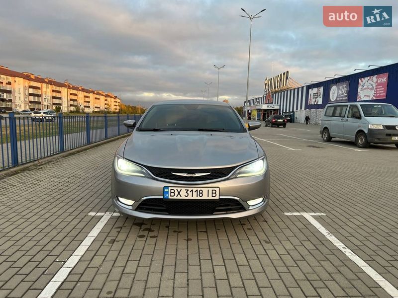 Седан Chrysler 200 2014 в Славуті