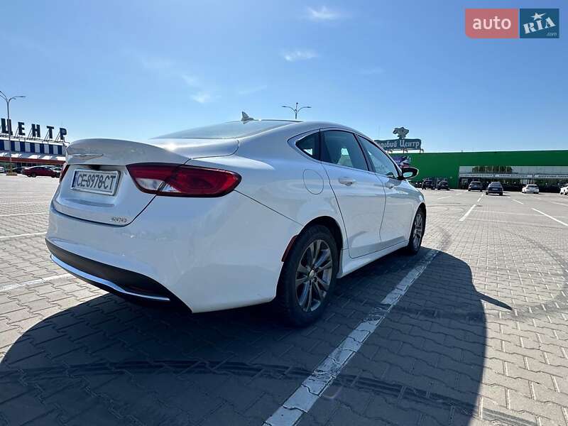 Седан Chrysler 200 2016 в Черновцах
