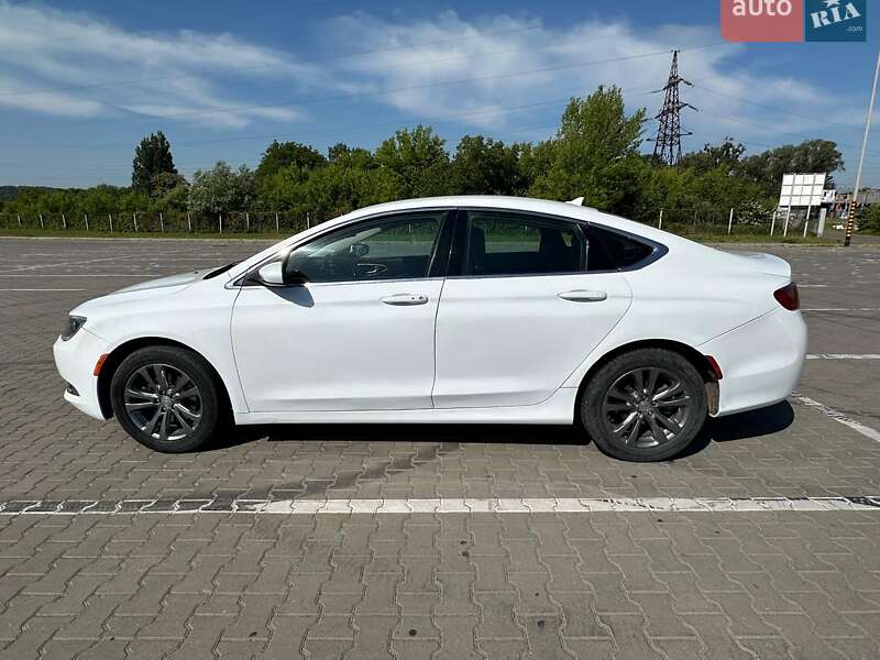 Седан Chrysler 200 2016 в Черновцах