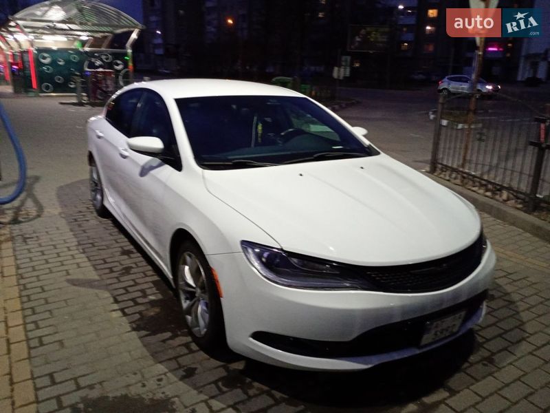 Седан Chrysler 200 2015 в Ивано-Франковске фото Седан Chrysler 200 2015 в Ивано-Франковске