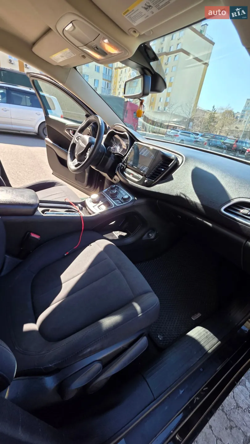 2014 Chrysler 200 - мініатюра 21
