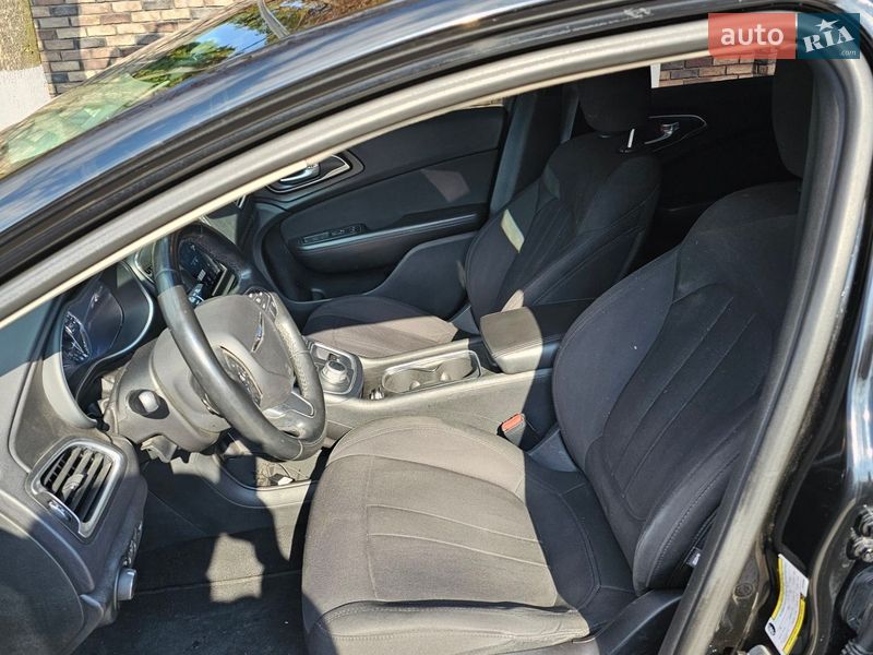 Седан Chrysler 200 2015 в Киеве фото 28 Седан Chrysler 200 2015 в Киеве