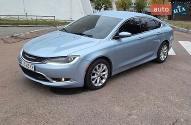 Седан Chrysler 200 2015 в Обухові