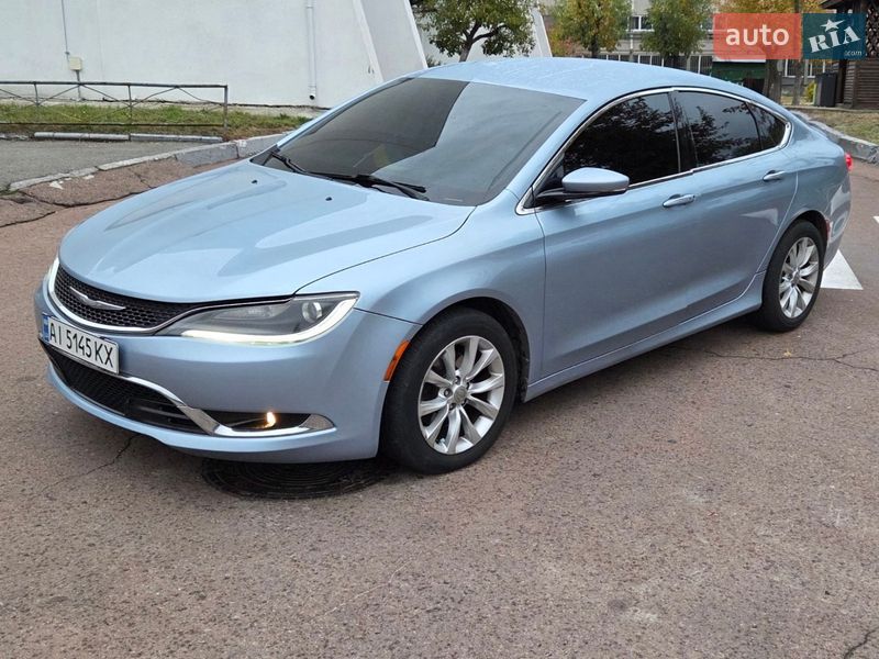 Седан Chrysler 200 2015 в Обухові