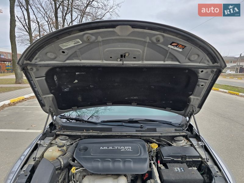 Седан Chrysler 200 2016 в Киеве