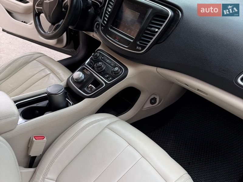 Седан Chrysler 200 2014 в Киеве фото 40 Седан Chrysler 200 2014 в Киеве